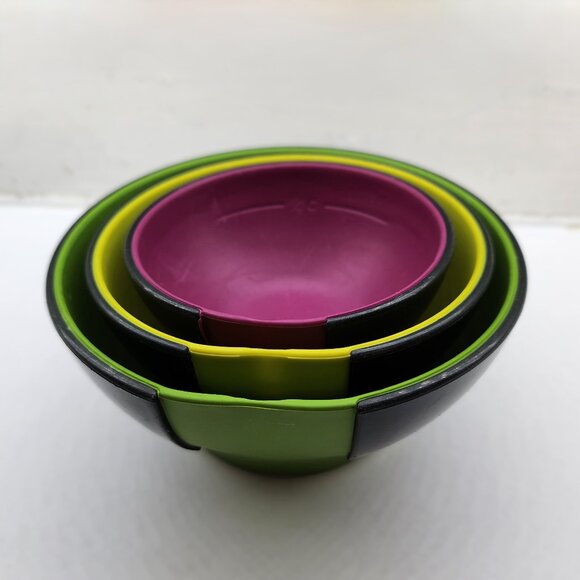 Colourful Nesting Measure Cups with Pour Spout sides - Picture 2 of 11